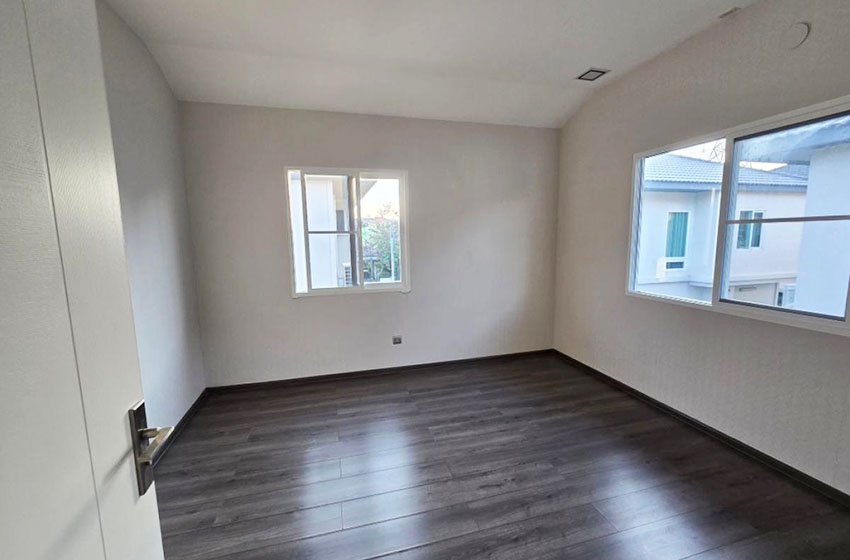House with Shared Pool in Bangnatrad 